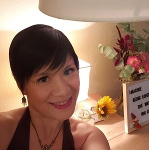 Meet your Posher, Nadia